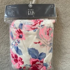 BRAND NEW! Gap floral pajamas size 5T